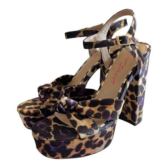 BETSEY JOHNSON Size 8.5 Melanni Block Heel Sandal Ankle Strap Leopard Velvet - Picture 4 of 9
